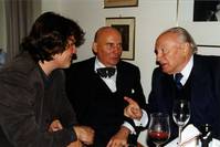 con Ingo Metzmacher (sinistra) e Paul Sacher (destra), prima assoluta della “Sinfonia N.9”, Berlino 1997 con Ingo Metzmacher (sinistra) e Paul Sacher (destra), prima assoluta della “Sinfonia N.9”, Berlino 1997