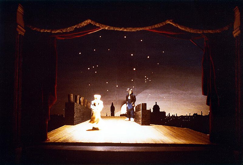 Bühnenmodell für die Uraufführung von "Die englische Katze", Schwetzingen 1983