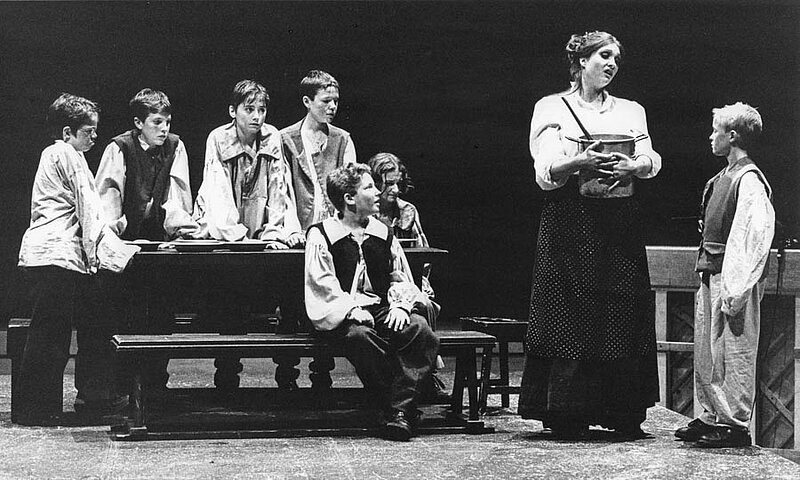 Szenenfoto aus "Pollicino" beim Festival "Henze at the RNCM", Royal Northern College of Music, Manchester 1998