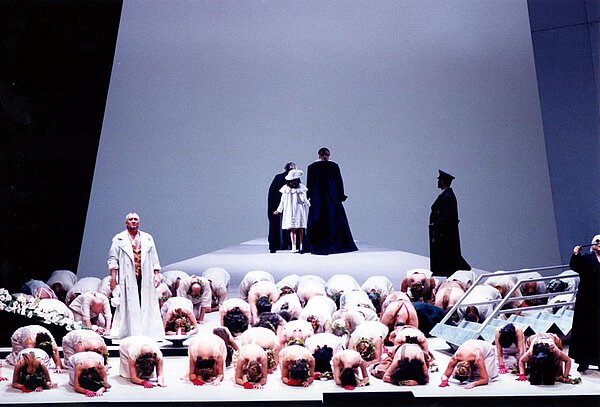 Szene aus "Die Bassariden", Premiere am Teatro Real, Madrid,...