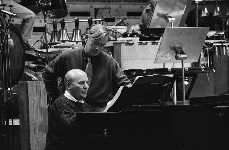 Auf einer Probe mit der London Sinfonietta und ihrem Mitbegründer, John Constable, London 1987