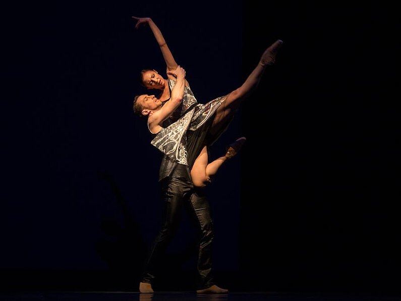 Szenenfoto der Premiere von "Das Vokaltuch der Kammersängeri...