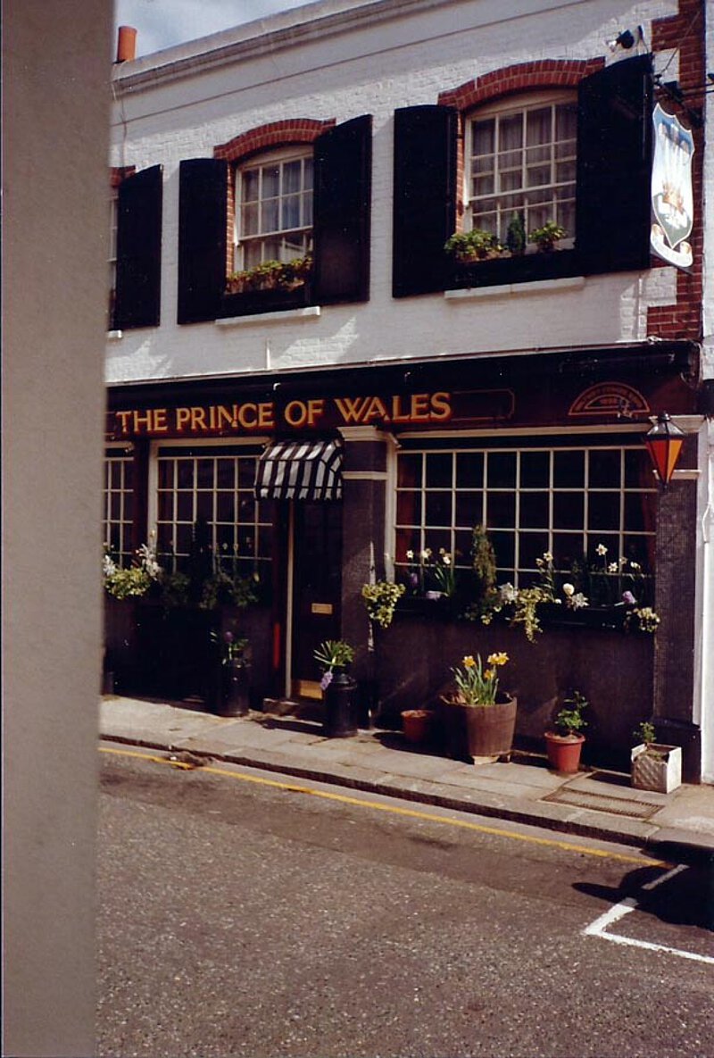 Pub vor HWHs Haus in der Fairholt Street in London, 1988