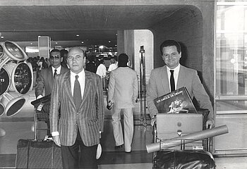 Mit Fausto Moroni bei der Abreise von der Filmpremiere "Un A...