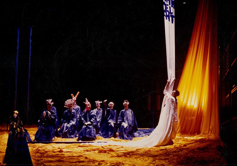 Szene aus der Uraufführung von "Leyla und Medjnun", 1. Münchener Biennale, 1988