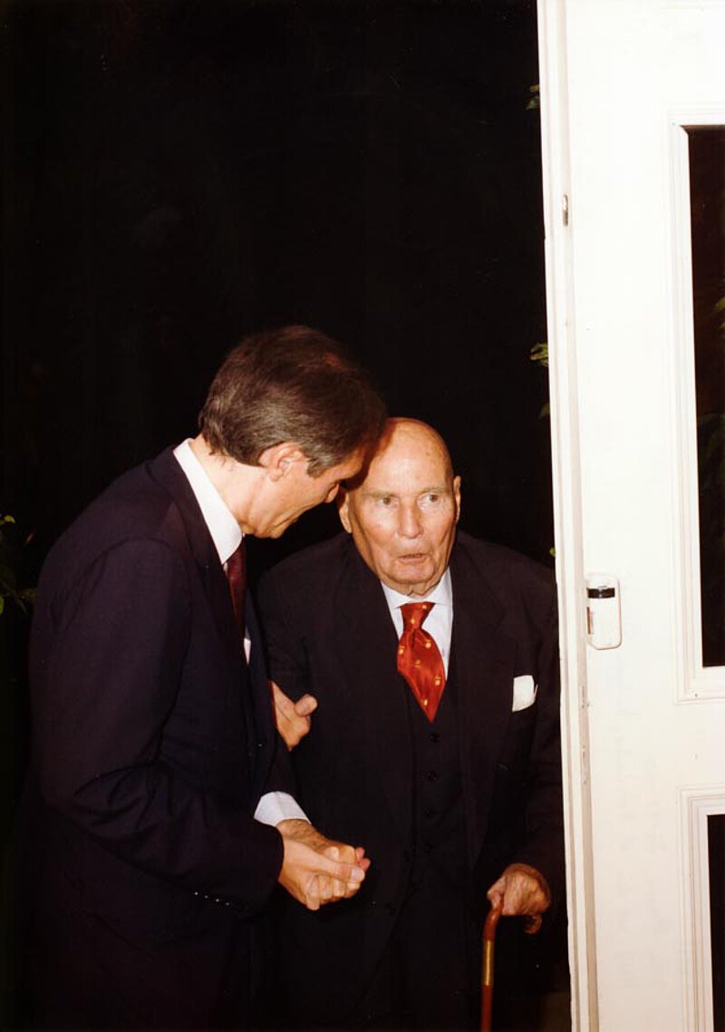 Mit dem deutschen Botschafter Michael Steiner in der Villa Almone, Rom 2009