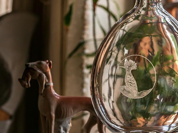 Carafe with a hoopoe engraving