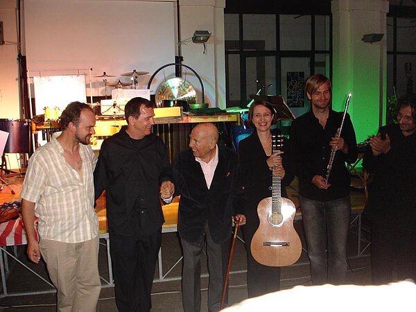 After the performance of "El Cimarrón" by the "El Cimarrón Ensemble" on the occasion of the 85th birthday, courtyard of the Renaissance monastery "Il Chiostro", Marino, 1 July 2011.