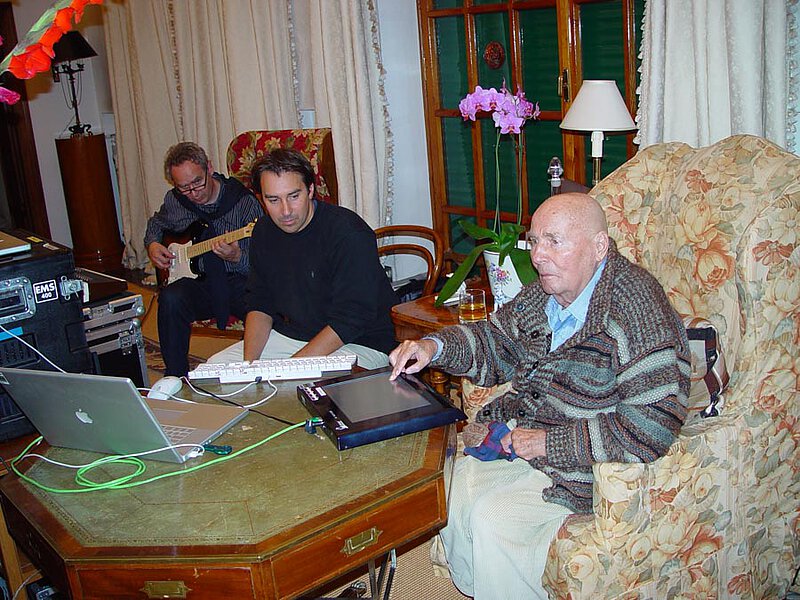 Mit Detlef Heusinger und Tontechniker bei der Demonstration elektronischer Kompositionsverfahren auf La Leprara, 2009