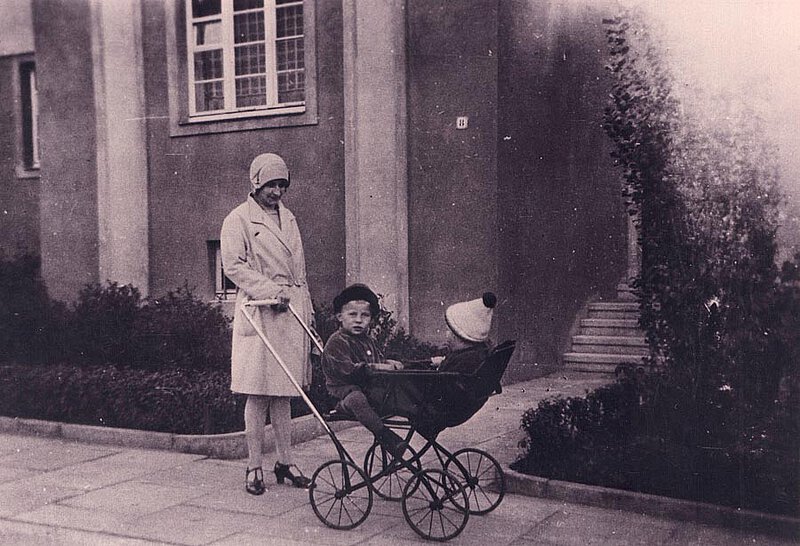 Mit Bruder Gerhard und Mutter Grete, Gütersloh ca. 1930