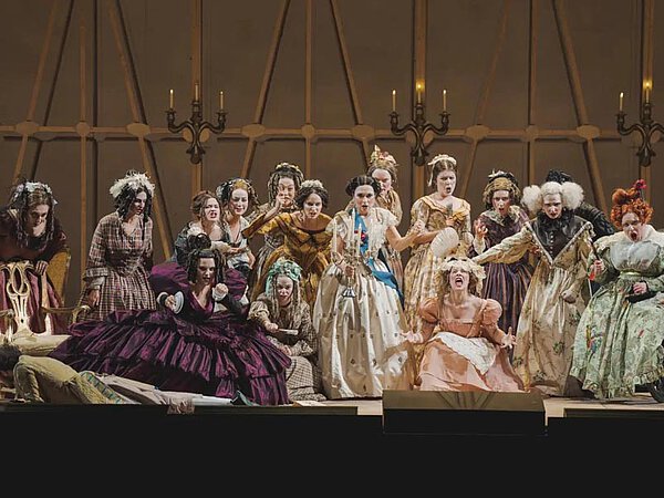 Szene aus "Der Junge Lord", Maggio-Musicale, Florenz 2025