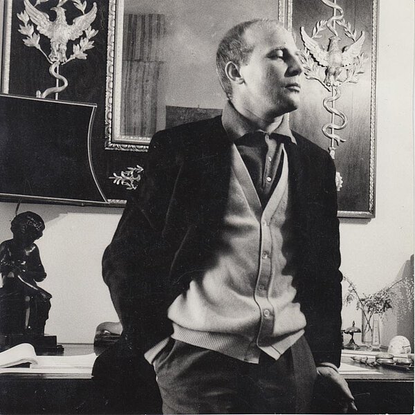 In seiner Wohnung in Neapel, 1958
