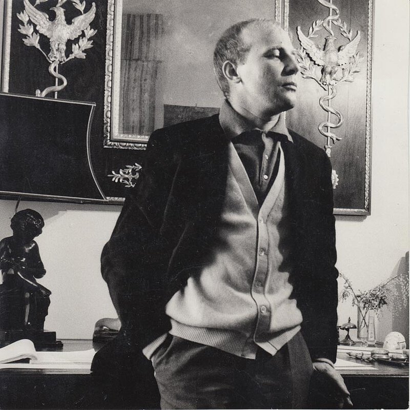 In seiner Wohnung in Neapel, 1958