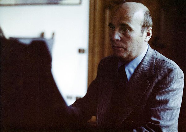 Beim Klavierspiel im Salone auf La Leprara, 1973