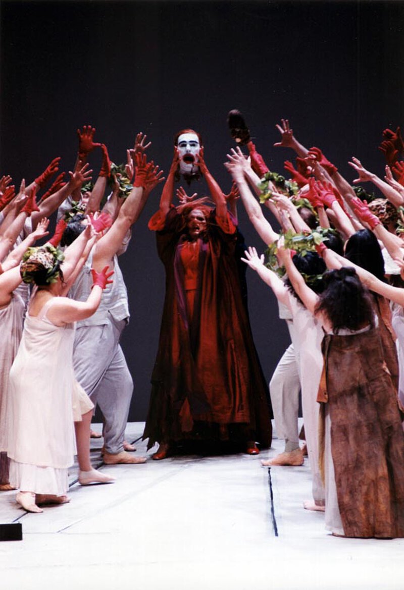 Szene aus "Die Bassariden", Premiere am Teatro Real, Madrid, 3. Juni 1999